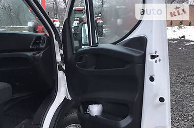 Грузовой фургон Iveco Daily 2016 в 