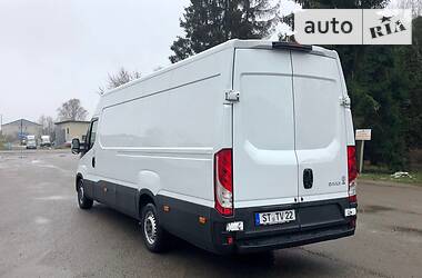 Грузовой фургон Iveco Daily 2016 в 