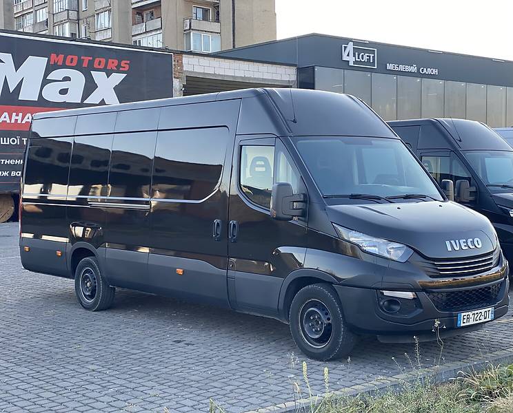 Грузовой фургон Iveco Daily 2017 в 