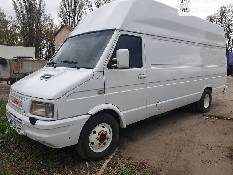 Вантажний фургон Iveco Daily 2000 в Броварах