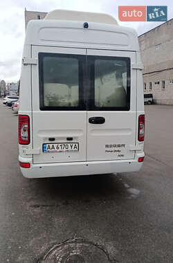 Микроавтобус Iveco Daily 2015 в 