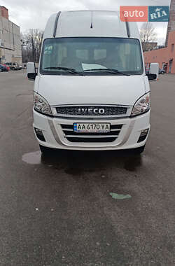 Микроавтобус Iveco Daily 2015 в 
