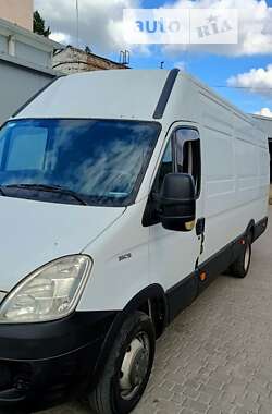 Вантажний фургон Iveco Daily 2010 в Львові