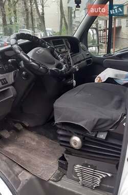 Грузовой фургон Iveco Daily 2014 в 