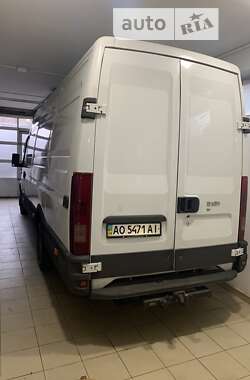 Вантажний фургон Iveco Daily 2005 в Хусті