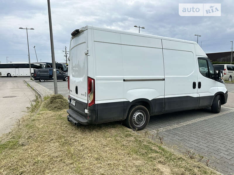 Грузовой фургон Iveco Daily 2015 в Луцке