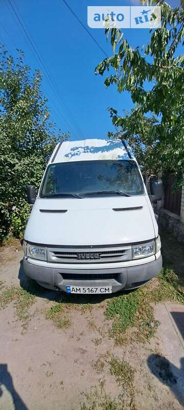Мікроавтобус Iveco Daily 2004 в Романіву фото Мікроавтобус Iveco Daily 2004 в Романіву