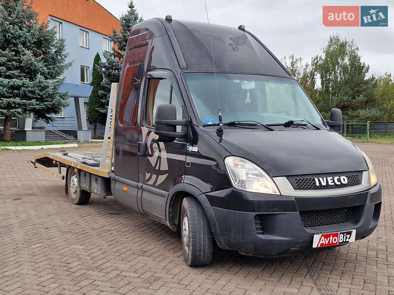 Эвакуатор Iveco Daily 2011 в Ровно