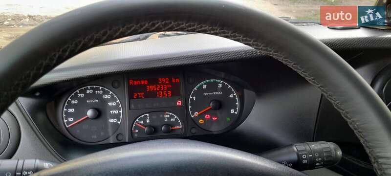 Грузовой фургон Iveco Daily 2013 в Ромнах