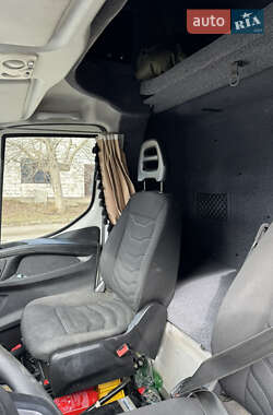 Грузовой фургон Iveco Daily 2016 в 