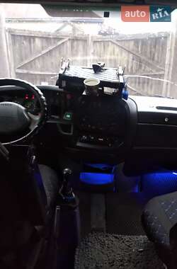 Грузопассажирский фургон Iveco Daily 2004 в 