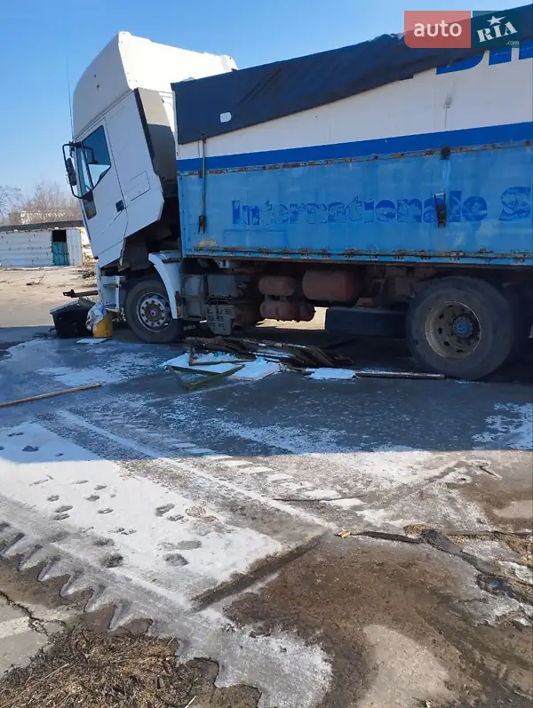 Контейнеровоз Iveco Daily 2003 в 
