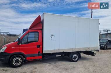 Грузовой фургон Iveco Daily 2012 в 