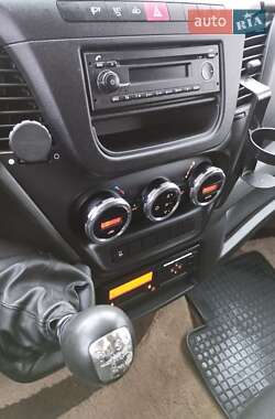 Грузовой фургон Iveco Daily 2016 в 