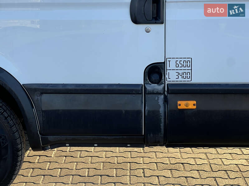 Грузовой фургон Iveco Daily 2012 в Львове