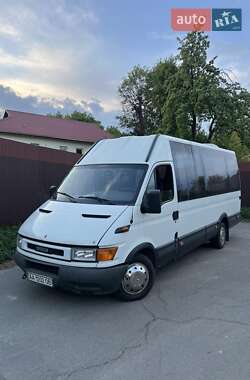 Пригородный автобус Iveco Daily 2000 в Киеве