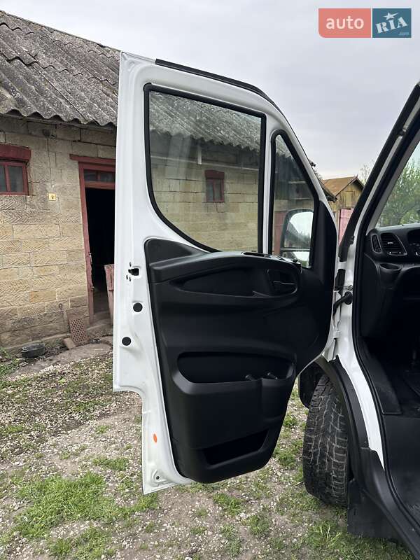 Вантажний фургон Iveco Daily 2019 в Тернополі