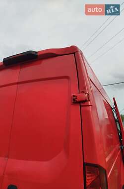 Грузовой фургон Iveco Daily 2016 в 