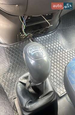 Вантажний фургон Iveco Daily 2003 в 