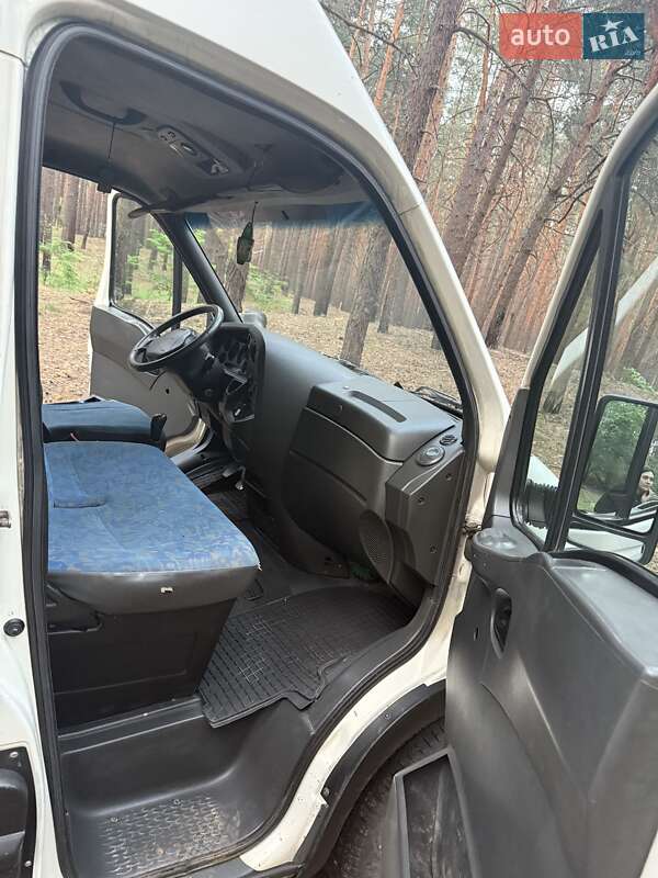 Грузовой фургон Iveco Daily 2002 в Высоком