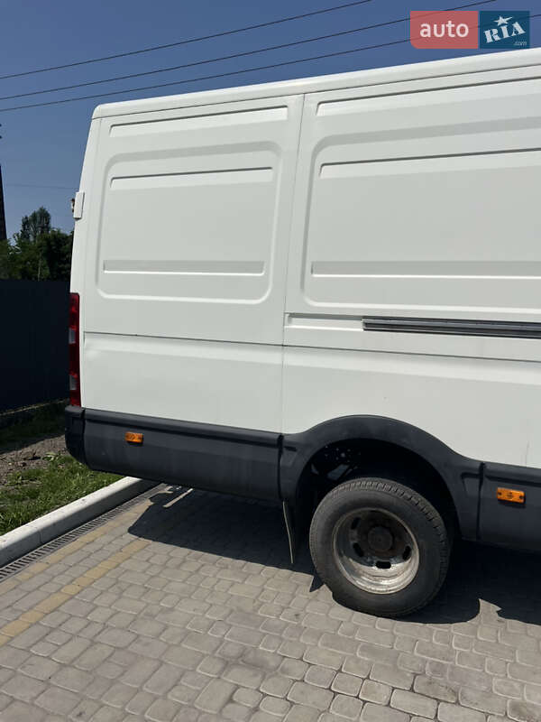 Вантажний фургон Iveco Daily 2013 в Шептицькому