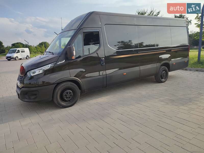 Грузовой фургон Iveco Daily 2021 в 