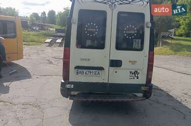 Микроавтобус Iveco Daily 2000 в 