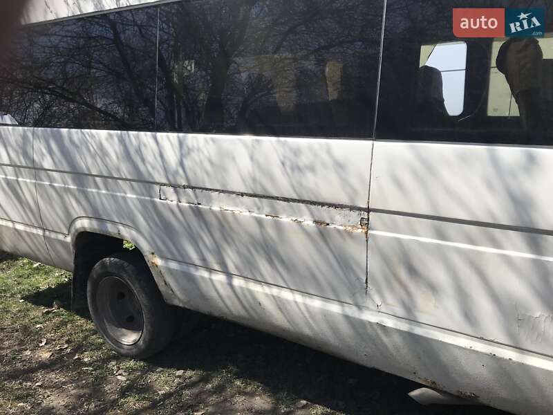 Мікроавтобус Iveco Daily 1999 в Бару фото 6 Мікроавтобус Iveco Daily 1999 в Бару