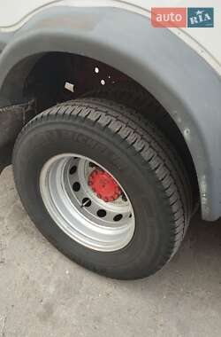 Грузовой фургон Iveco Daily 2004 в 