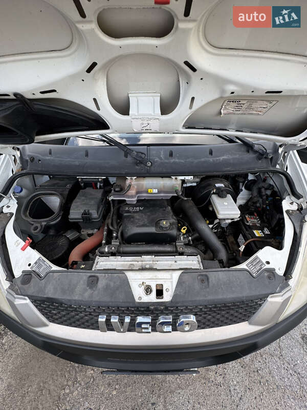 Эвакуатор Iveco Daily 2011 в Хороле