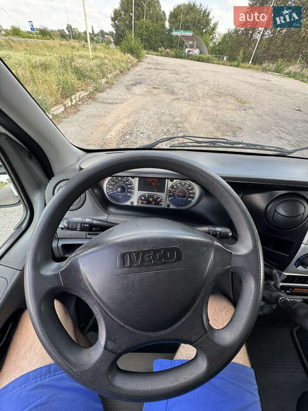 Эвакуатор Iveco Daily 2011 в Хороле
