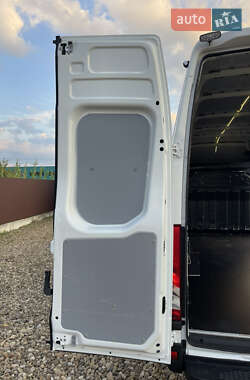 Грузовой фургон Iveco Daily 2020 в 