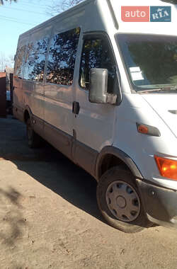 Микроавтобус Iveco Daily 2000 в 