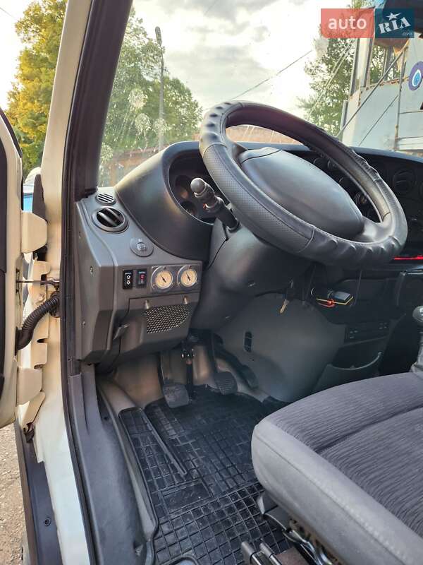 Вантажний фургон Iveco Daily 2006 в Києві