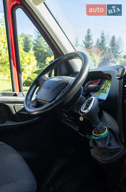 Грузовой фургон Iveco Daily 2015 в 