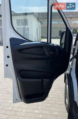 Грузовой фургон Iveco Daily 2020 в 