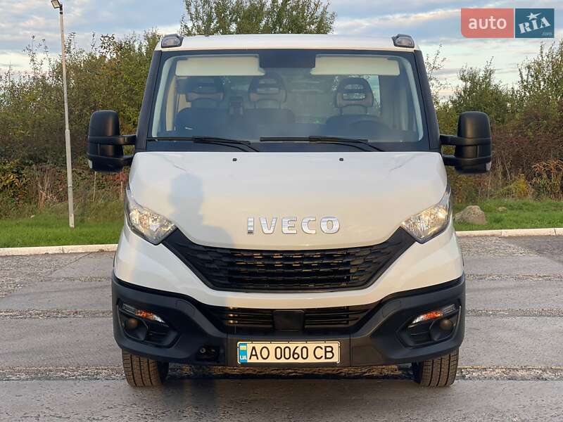 Автовоз Iveco Daily 2020 в Ужгороде