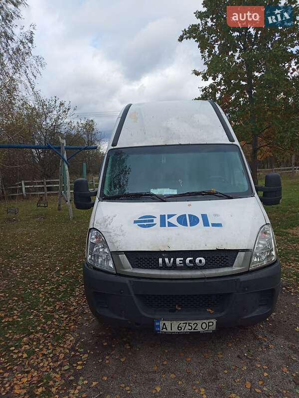 Грузовой фургон Iveco Daily 2013 в 
