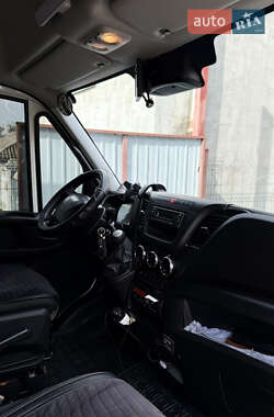 Грузовой фургон Iveco Daily 2016 в 