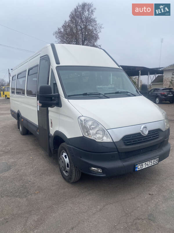Туристический / Междугородний автобус Iveco Daily 2013 в Киеве фото Туристический / Междугородний автобус Iveco Daily 2013 в Киеве