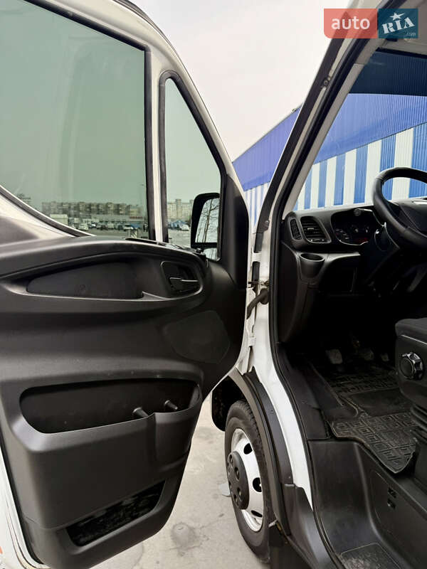 Вантажопасажирський фургон Iveco Daily 2018 в Одесі фото 38 Вантажопасажирський фургон Iveco Daily 2018 в Одесі