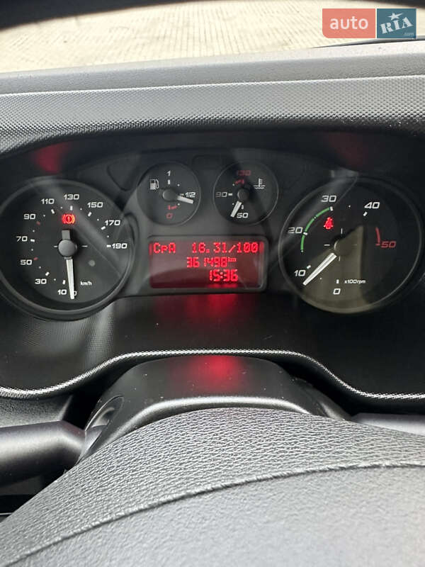 Вантажний фургон Iveco Daily 2015 в Ковелі