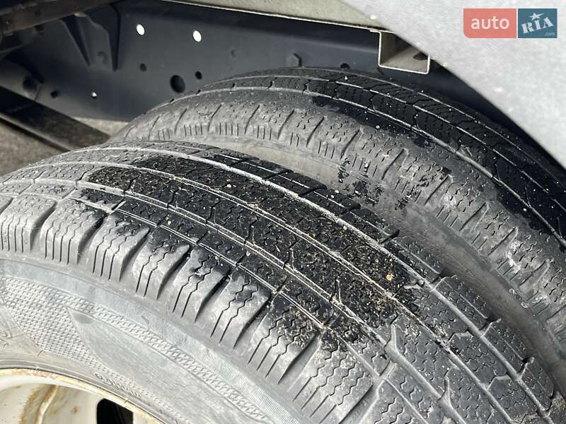 Грузовой фургон Iveco Daily 2012 в Мукачево