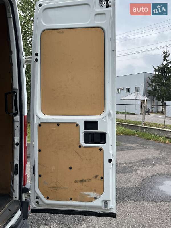 Грузовой фургон Iveco Daily 2012 в Мукачево