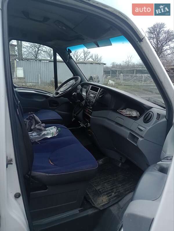 Вантажний фургон Iveco Daily 2009 в Дніпрі