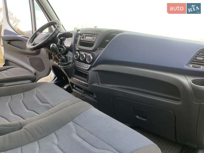 Вантажний фургон Iveco Daily 2016 в Золочеві