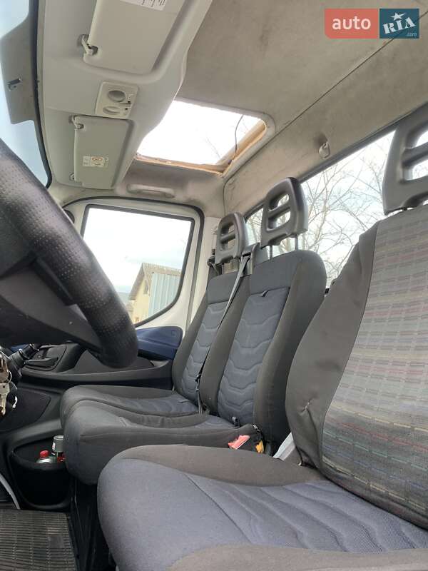 Вантажний фургон Iveco Daily 2016 в Золочеві