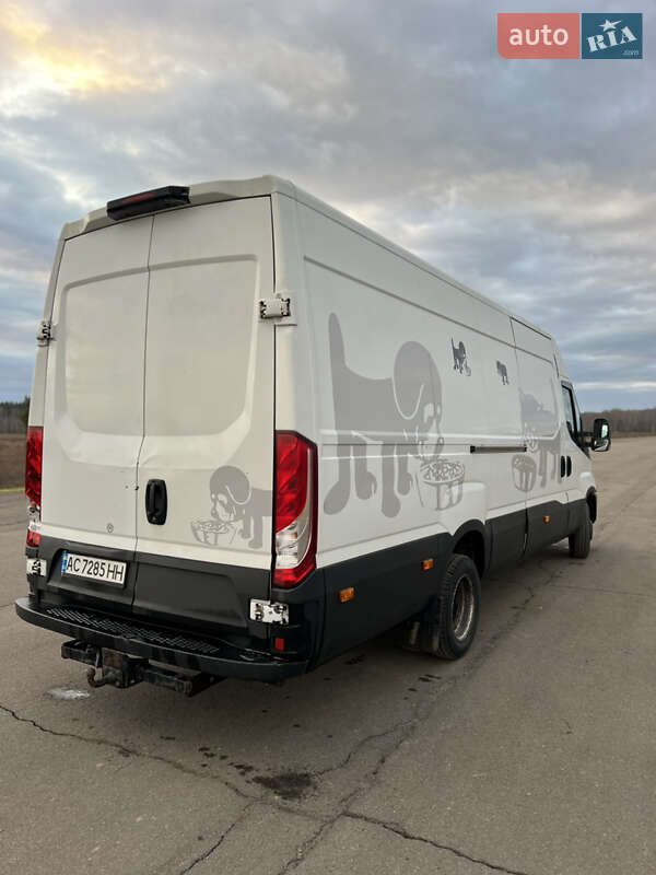 Микроавтобус грузовой (до 3,5т) Iveco Daily 2015 в Луцке