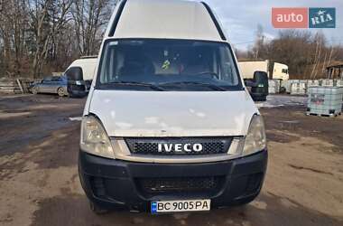 Вантажний фургон Iveco Daily 2012 в Львові