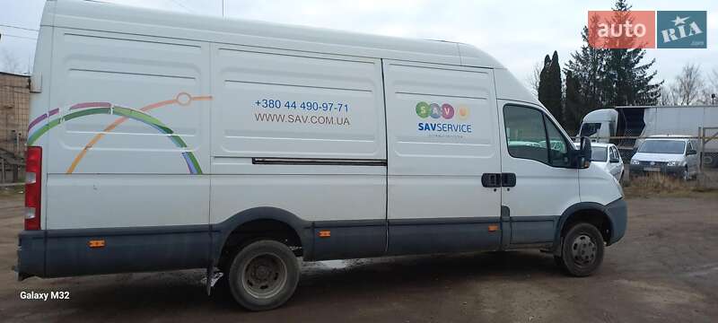 Вантажний фургон Iveco Daily 2012 в Львові